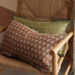 Housse de coussin Indira Olive par Olivier Desforges