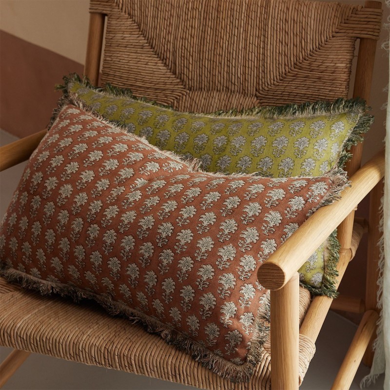 Housse de coussin Indira Pralin par Olivier Desforges
