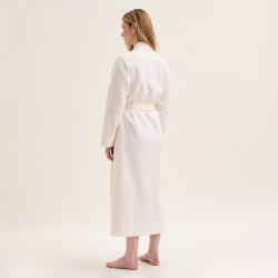 Robe de chambre Sarah lait par Laurence Tavernier