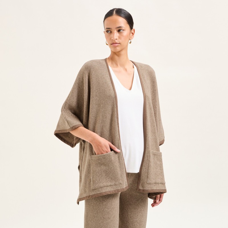 Poncho Anna noisette par Laurence Tavernier