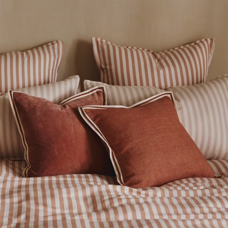 Housse de Coussin Galon argile par Olivier Desforges