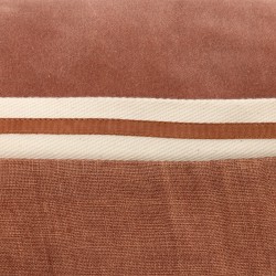 Housse de Coussin Galon argile par Olivier Desforges