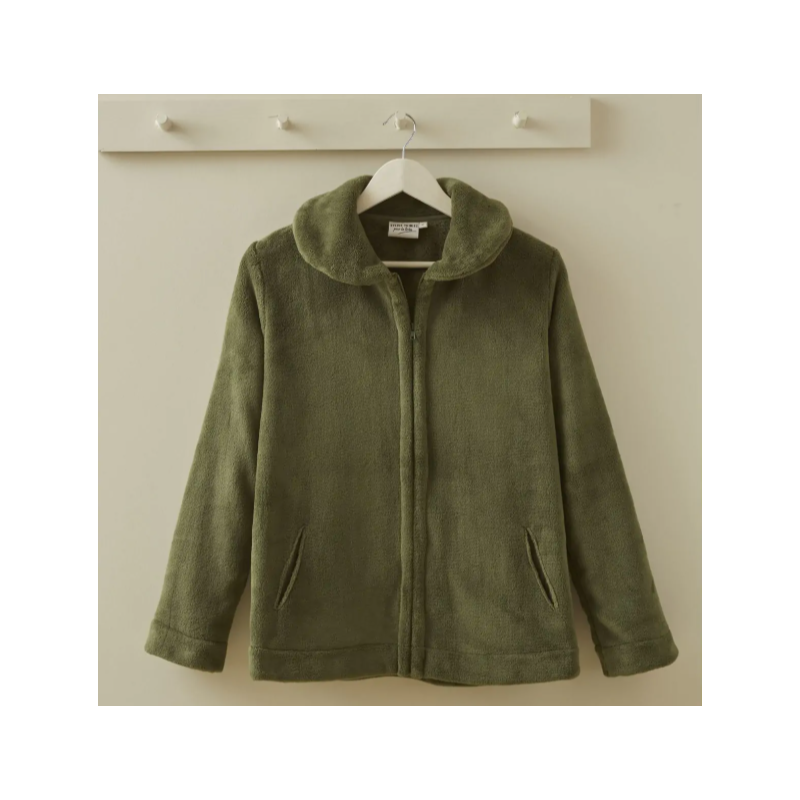 Veste polaire kaki par Sylvie Thiriez