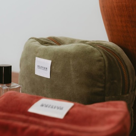 Trousse Romy loden par Olivier Desforges