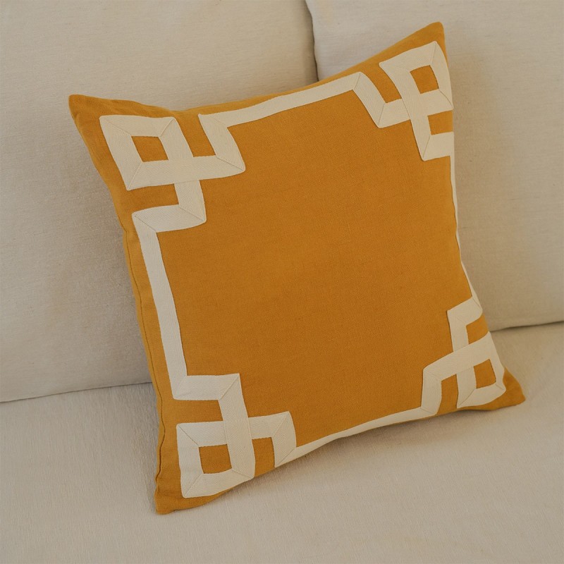 Housse de Coussin achille ambre par Desforges